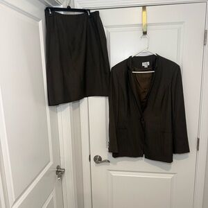 Vtg Emily Women’s 2-piece Skirt Suit Brown sz: 14